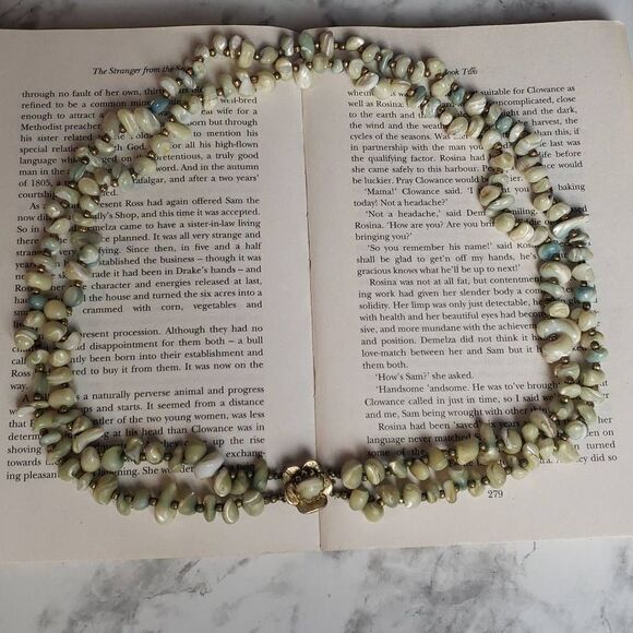 Vintage Rare Mother of Pearl Necklace with Pendent - Picture 4 of 16